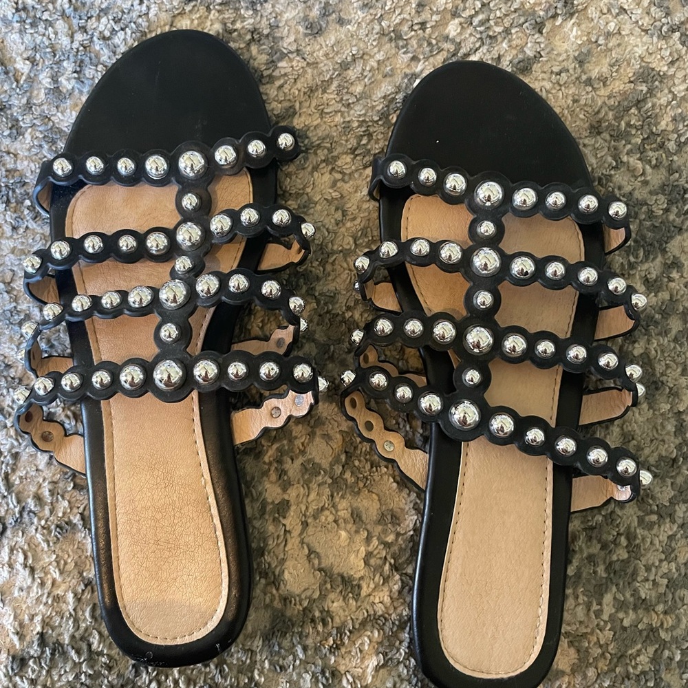 Elegant Black Pearl-Embellished Women's Sandals
